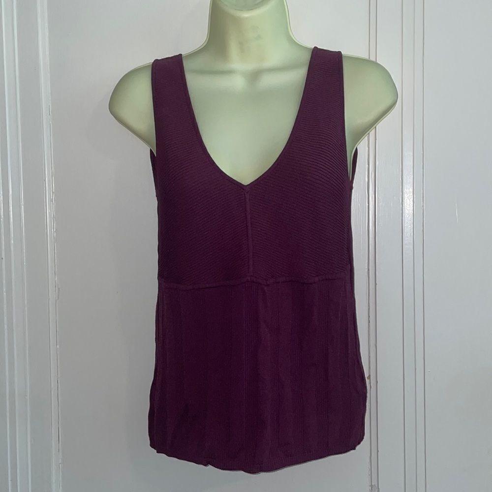 Evan‎ Picone plum colored V neck sweater tank